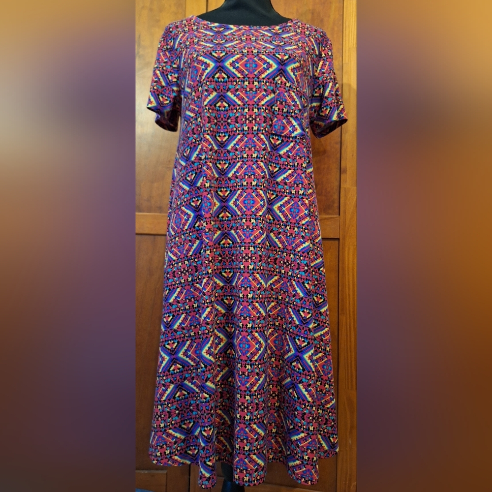 LULAROE short-sleeved midi dress. Size M
